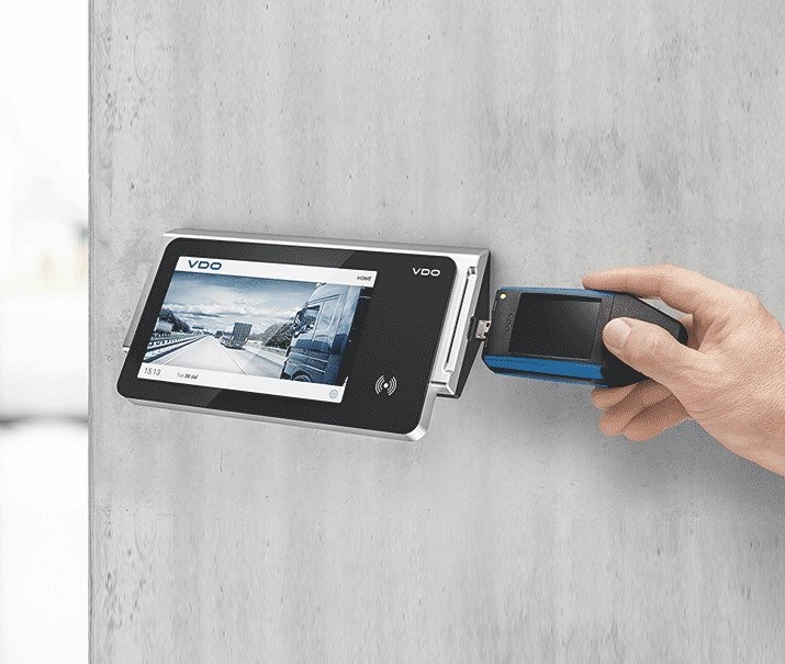 Vdo-Smart-Terminal-Milieu-Wand-Hand-Mit-Dlk-720X720-(1)